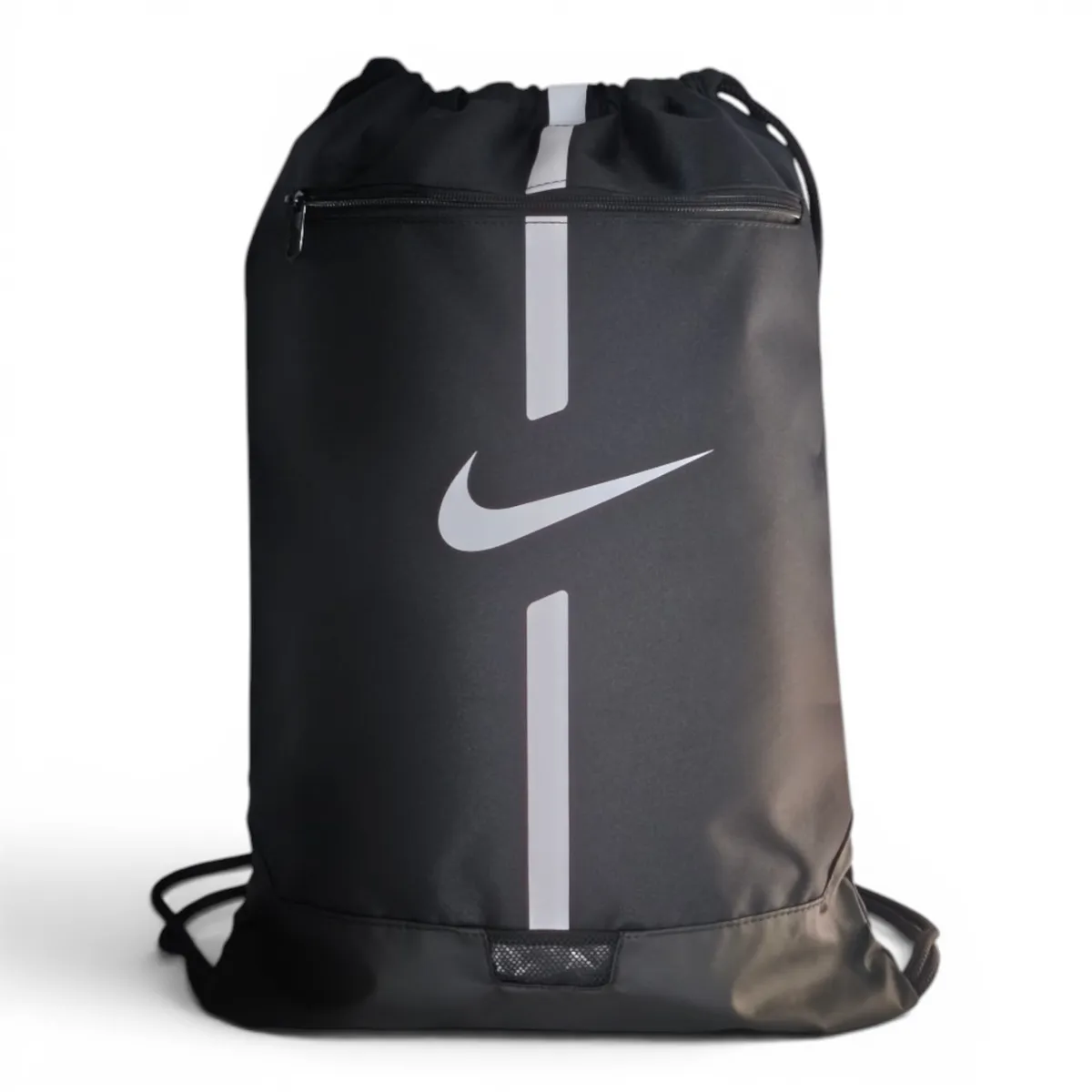 nike-sport-maiselis-juodas-18l-priekis_result Nike Academy 18 L sportinis maišelis, juodas – DA5435-010 - Image 2